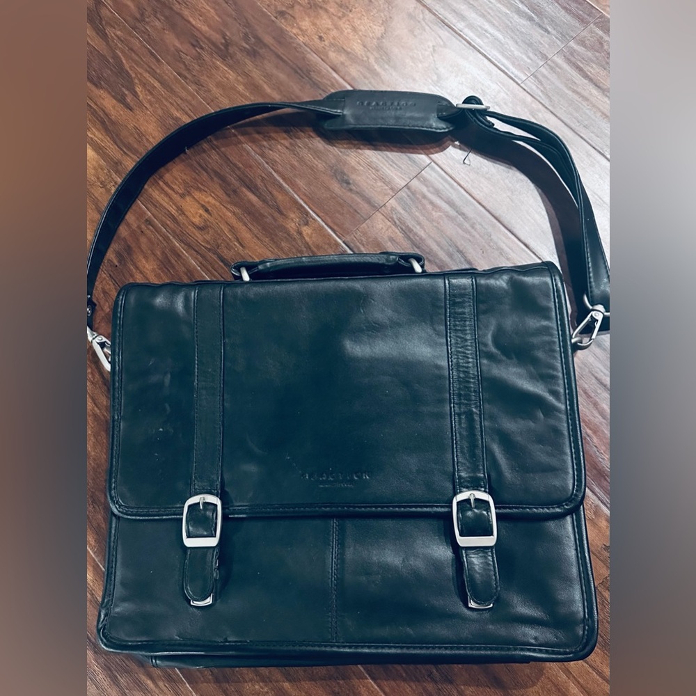 Kenneth Cole Black Messenger Bag Professional Leather Design
